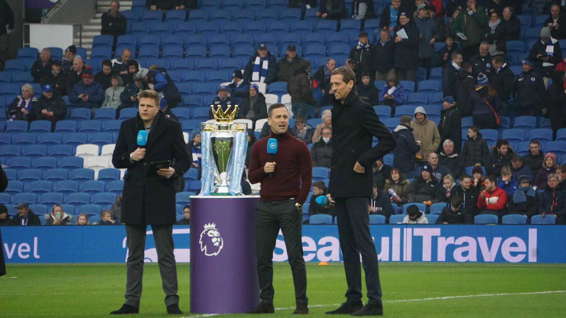 他在采访中 他在采访中